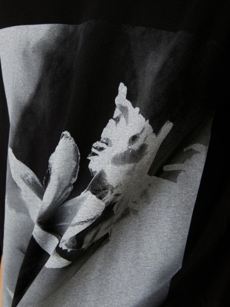 TAAKK(ターク) FLOWER PRINT T-SHIRTS / BLACK